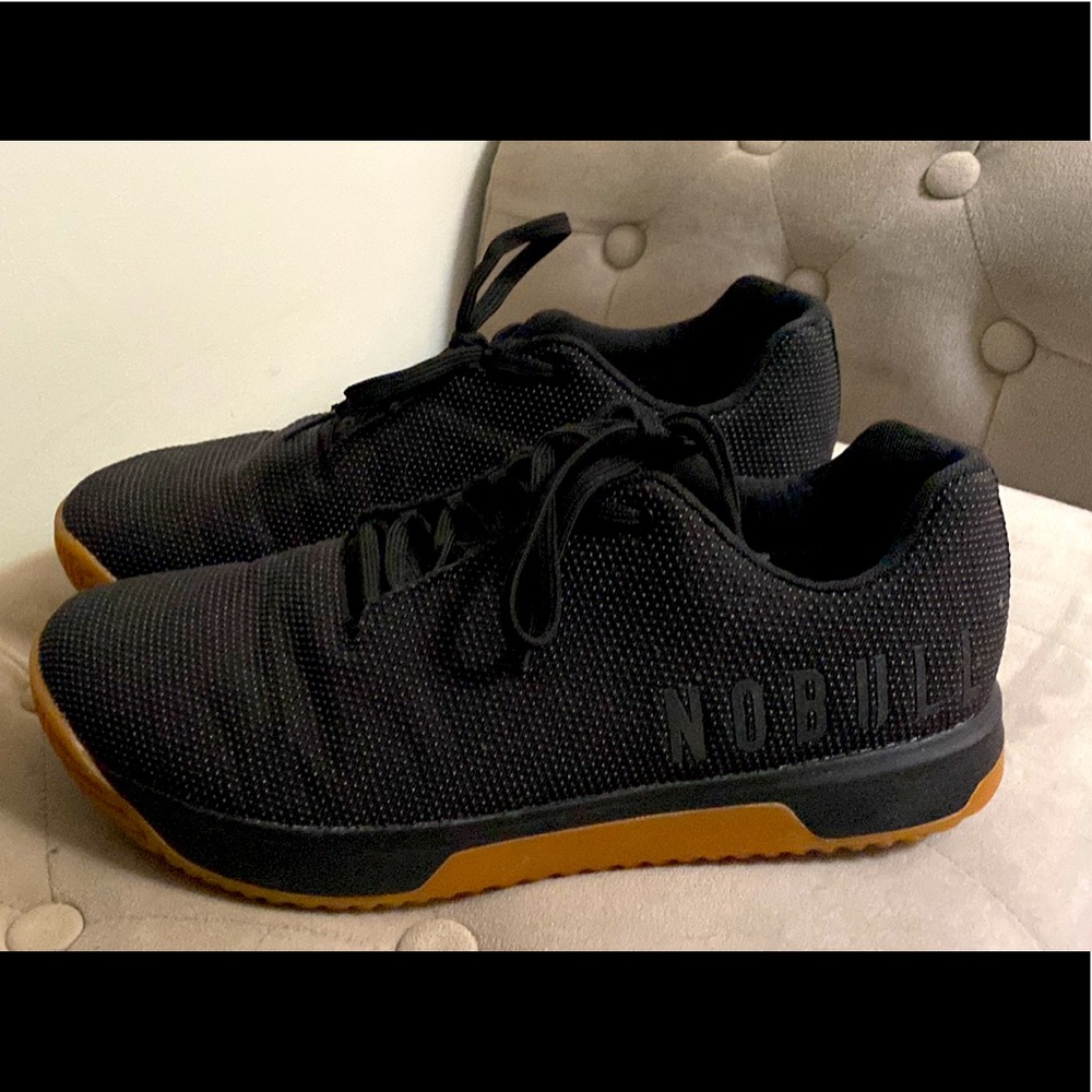 NoBull Trainer + Mens black and gum